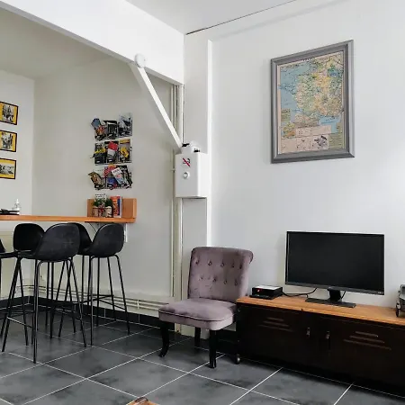 La Petite Maison Бове
